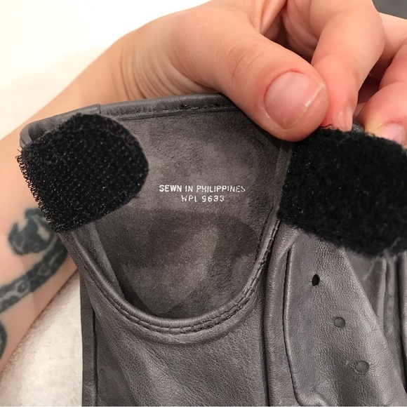 Vintage leather driving gloves dark grey with v3lcro wrist strap - Picture 3 of 4